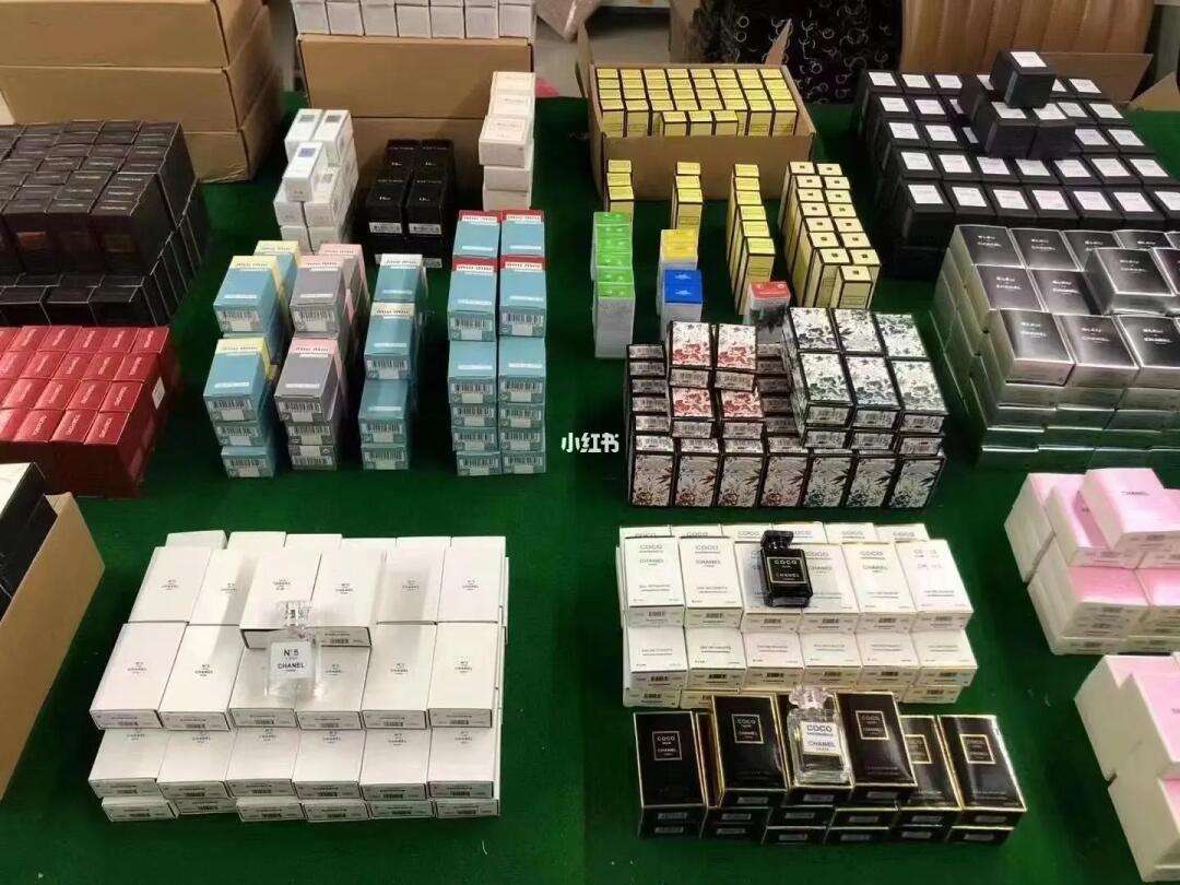 深圳華強北明通市場 美妝與五金批發的商業樞紐